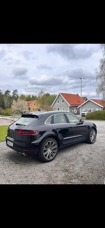 Svart Begagnad 2017 Porsche Macan S SUV | 259 000 kr (Superpris) - Bild 1/4
