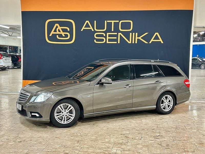 Grå Begagnad 2010 Mercedes E250 AMG Kombi | 99 900 kr (Marknadspris) - Bild 1/4