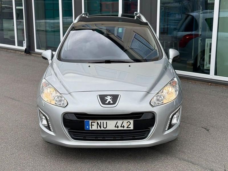 Begagnad Peugeot 308 SW 112 HK (82 kW) 2011 Grå Kombi