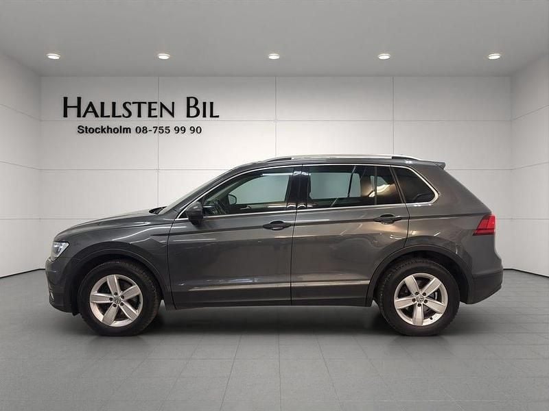Indium grey metallic Begagnad 2018 VW Tiguan SUV | 229 000 kr (Bra pris) - Bild 1/4