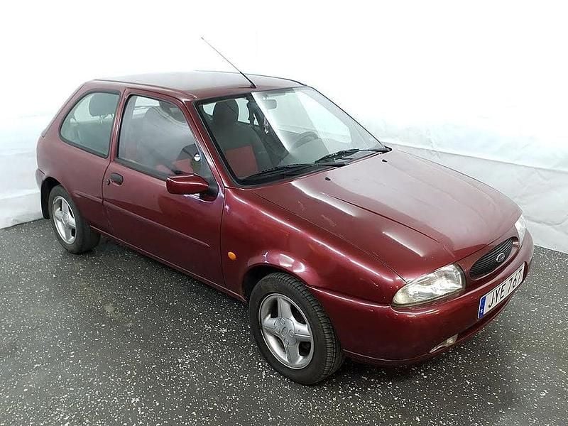 Begagnad Ford Fiesta 75 HK (55 kW) 1999 Okänd Halvkombi
