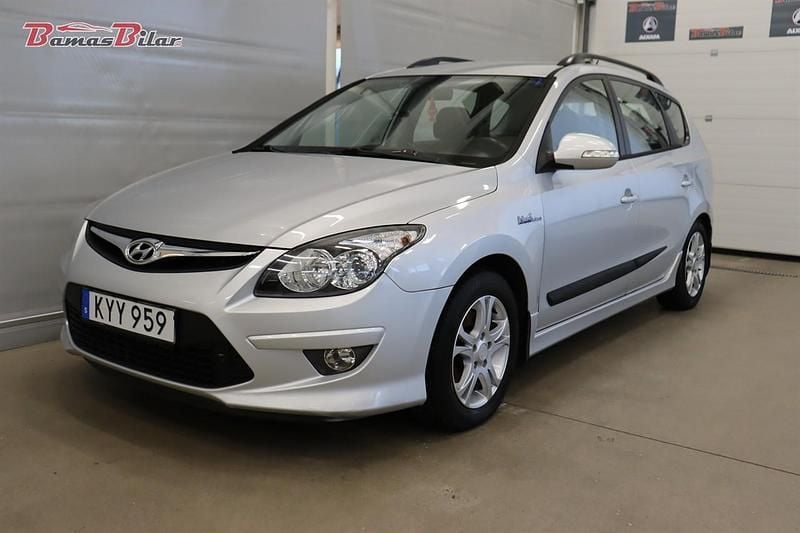 Silver Begagnad 2011 Hyundai i30 Kombi | 49 900 kr (Lite dyr) - Bild 1/4