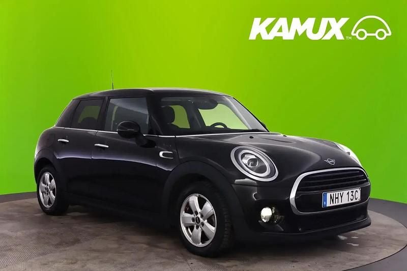Begagnad Mini Cooper Essential 136 HK (100 kW) 2019 Svart Halvkombi