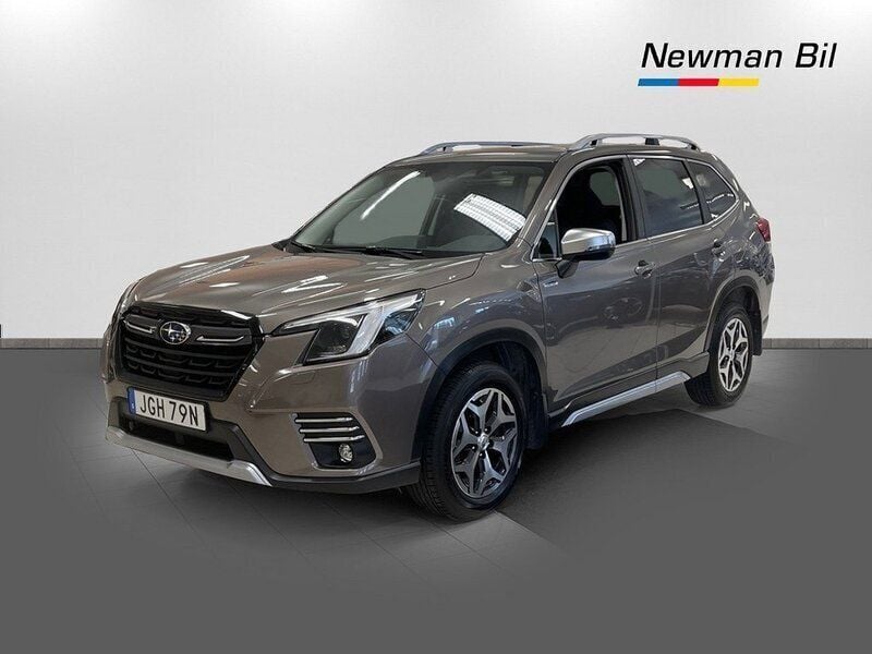 Brilliant bronze metallic Begagnad 2022 Subaru Forester Active SUV | 349 700 kr (Marknadspris) - Bild 1/4