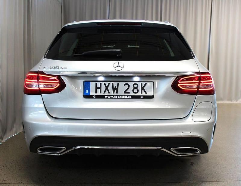 Begagnad Mercedes C300 AMG 306 HK (225 kW) 2020 Silver Kombi