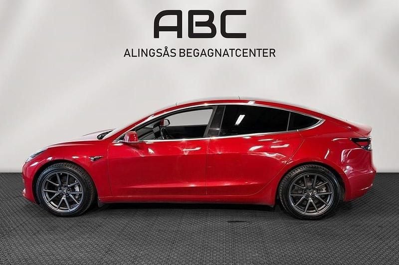 Begagnad Tesla Model 3 Long Range AWD 366 kW (498 HK) 2019 Röd Sedan