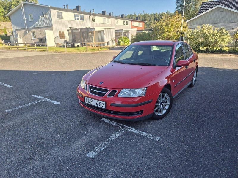 Röd Begagnad 2003 Saab 9-3 Sedan | 34 000 kr (Marknadspris) - Bild 1/4