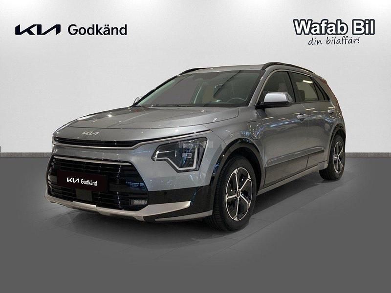 Grå Begagnad 2024 Kia Niro SUV | 349 900 kr (Lite dyr) - Bild 1/4