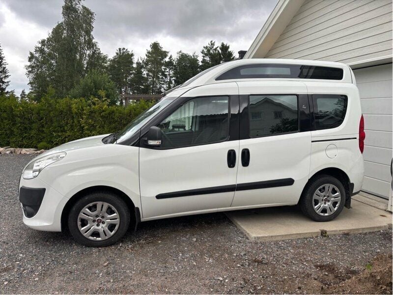 Vit Begagnad 2011 Fiat Doblò Dynamic Minibuss | 110 000 kr - Bild 1/4
