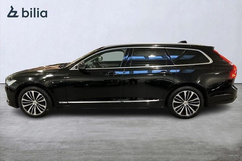 Begagnad Volvo V90 Core 355 HK (261 kW) 2023 Svart Kombi