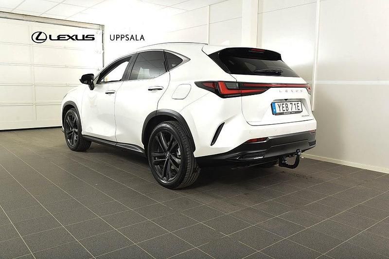 Begagnad Lexus NX450h+ Executive Line 309 HK (227 kW) 2024 Vitmetallic SUV