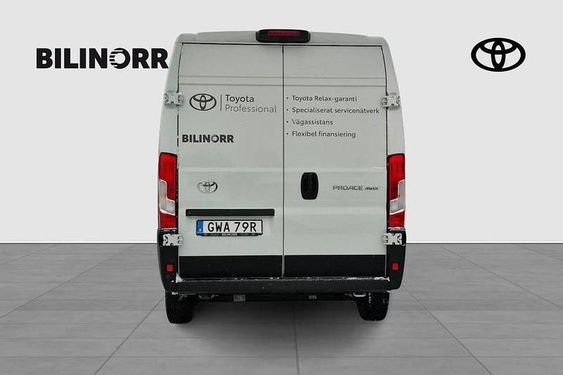 Begagnad Toyota Proace Comfort 182 HK (133 kW) 2024 Vit Minibuss
