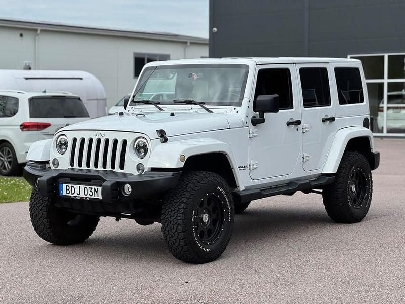 Begagnad Jeep Wrangler Unlimited Sahara 284 HK (208 kW) 2015 Vit SUV