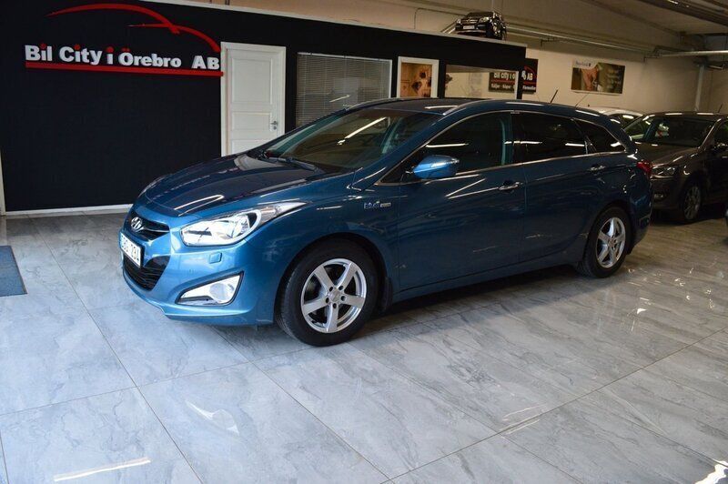 Blå Begagnad 2011 Hyundai i40 Kombi | 92 900 kr (Marknadspris) - Bild 1/4