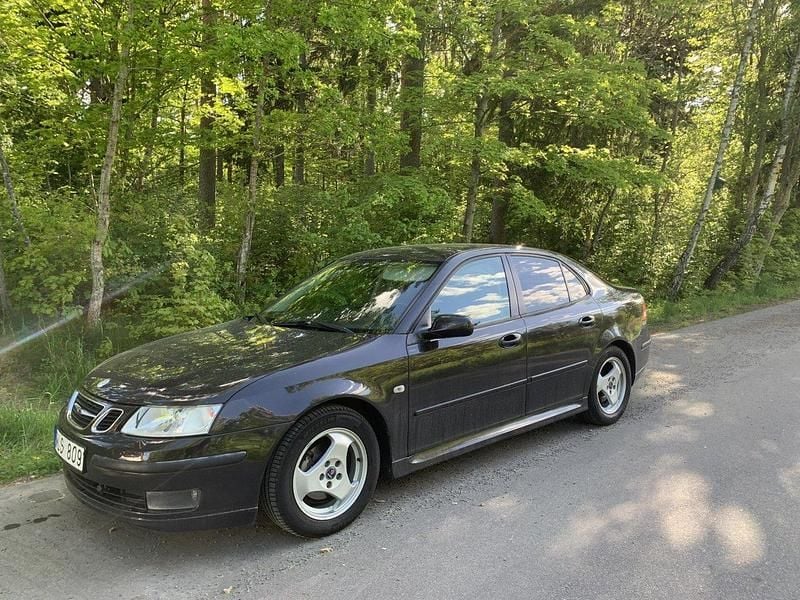 Svart Begagnad 2005 Saab 9-3 Linear Sedan | 32 000 kr (Marknadspris) - Bild 1/4