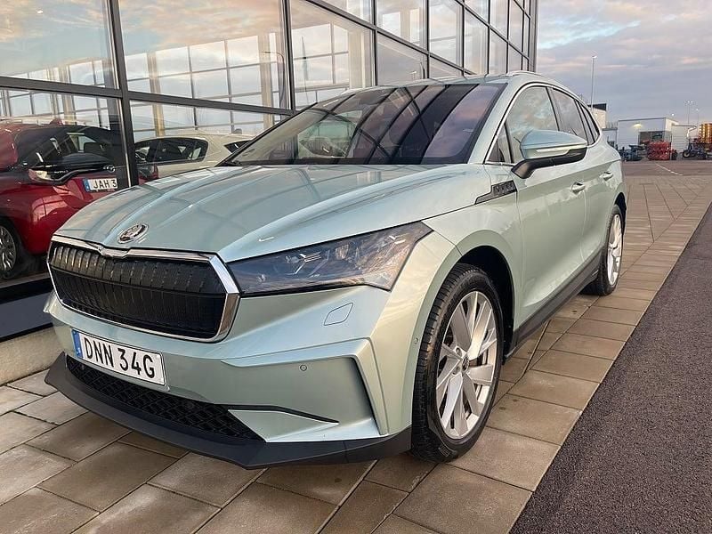 Silver Begagnad 2022 Skoda Enyaq iV SUV | 364 900 kr (Marknadspris) - Bild 1/4