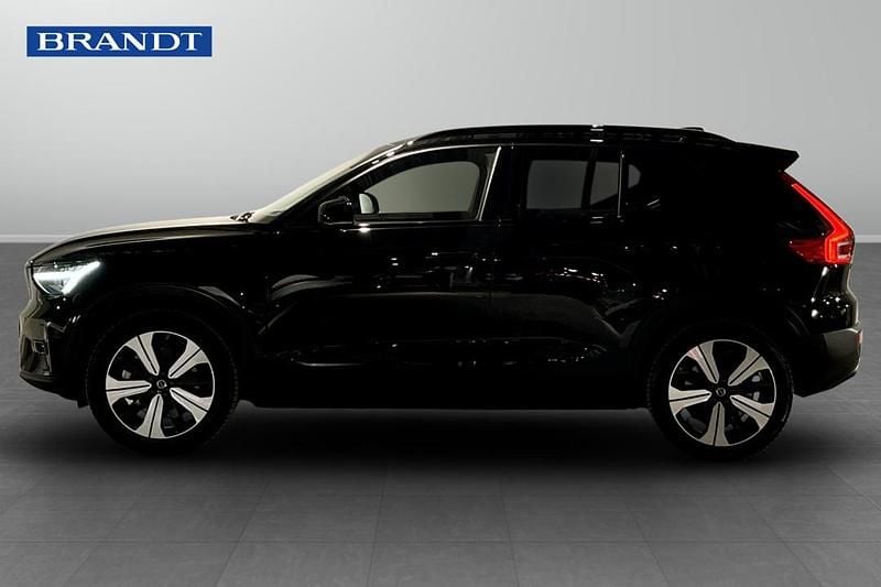Begagnad Volvo XC40 Single Motor 175 kW (238 HK) 2023 Svart SUV