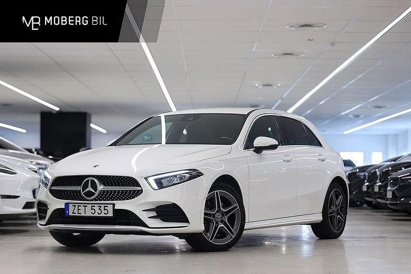 Vit Begagnad 2022 Mercedes A250 AMG Halvkombi | 289 900 kr (Marknadspris) - Bild 1/3