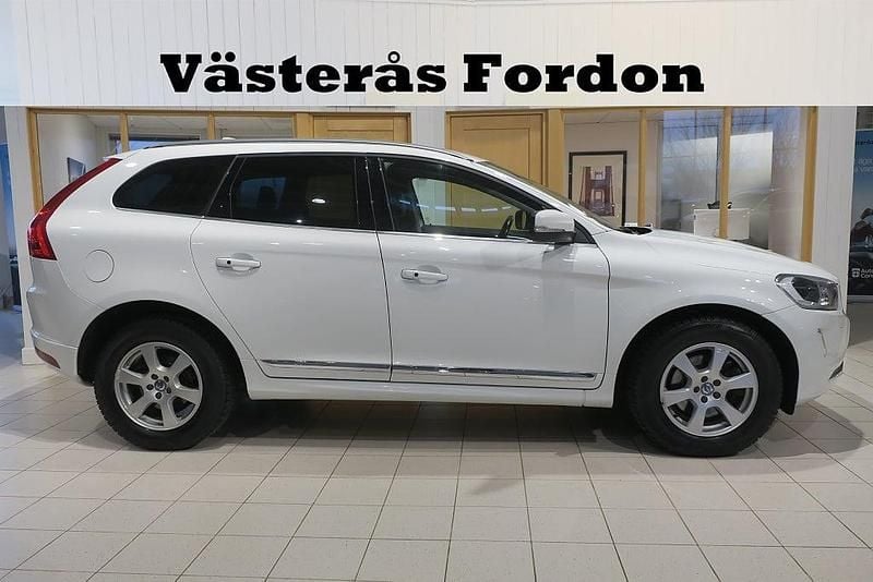 Vit Begagnad 2016 Volvo XC60 Summum SUV | 229 900 kr (Marknadspris) - Bild 1/4