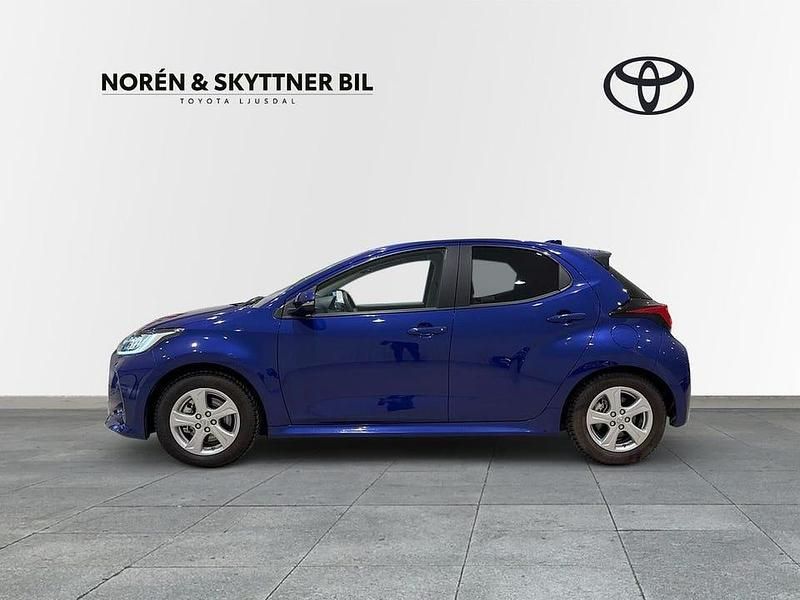 Begagnad Toyota Yaris Hybrid Active 117 HK (86 kW) 2025 Blå Halvkombi