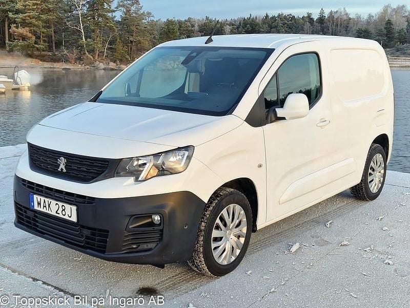 Vit Begagnad 2019 Peugeot Partner Minibuss | 154 500 kr (Bra pris) - Bild 1/4