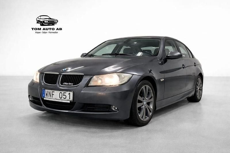 Grå Begagnad 2005 BMW 320 Advantage Sedan | 39 900 kr (Superpris) - Bild 1/4