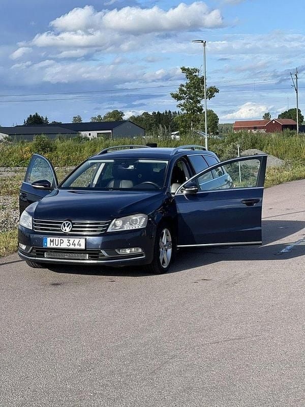 Blå Begagnad 2013 VW Passat GT Kombi | 83 900 kr (Bra pris) - Bild 1/4