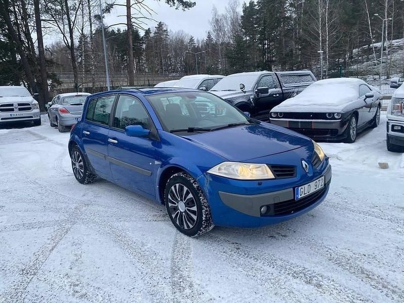 Begagnad Renault Mégane III 135 HK (99 kW) 2007 Mörkblå Halvkombi