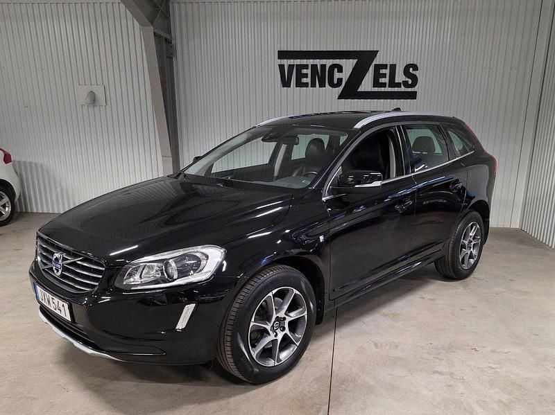 Svart Begagnad 2015 Volvo XC60 Ocean Race SUV | 149 000 kr (Marknadspris) - Bild 1/4