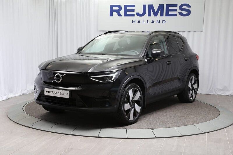 Svart Begagnad 2023 Volvo XC40 Core SUV | 459 500 kr - Bild 1/4