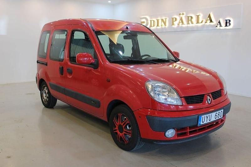 Röd Begagnad 2004 Renault Kangoo Minibuss | 49 900 kr (Marknadspris) - Bild 1/4