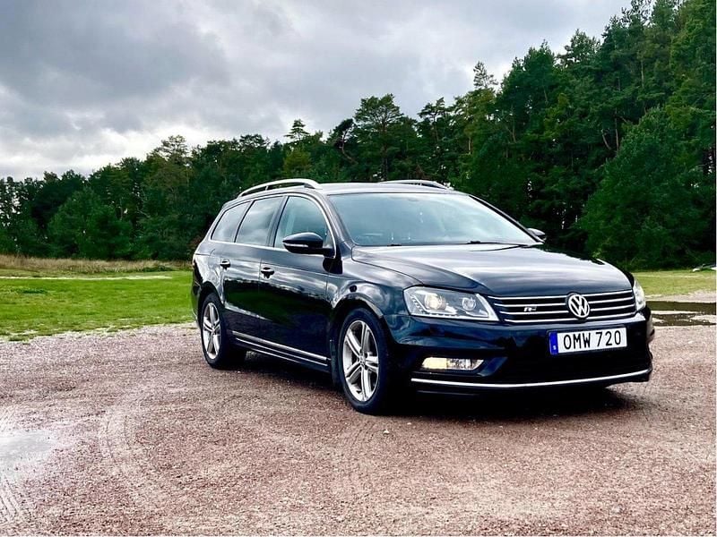 Svart Begagnad 2014 VW Passat R-line Kombi | 85 000 kr (Dyr) - Bild 1/4