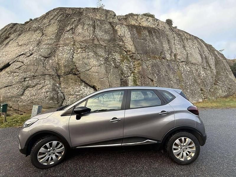 Begagnad 2019 Renault Captur SUV | 89 500 kr (Marknadspris) - Bild 1/3