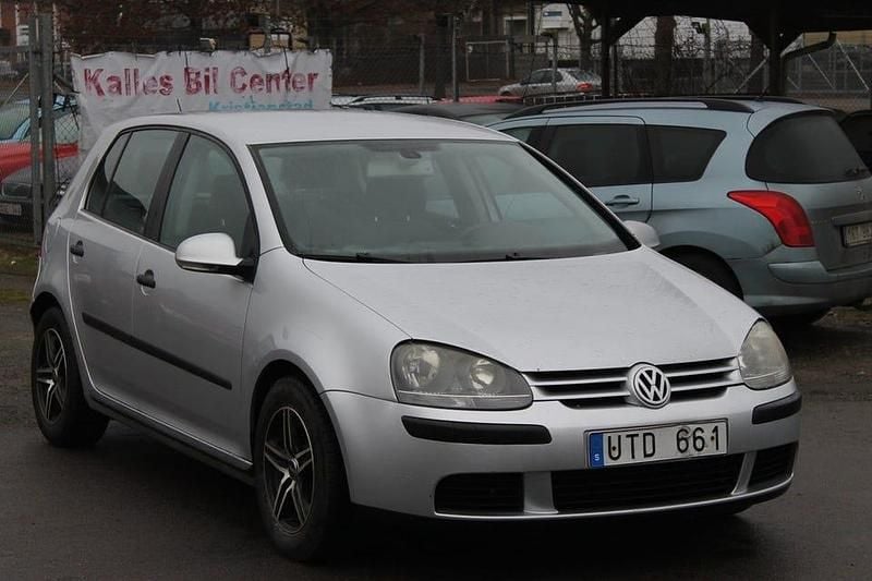 Silver Begagnad 2003 VW Golf IV Comfortline Halvkombi | 24 900 kr (Marknadspris) - Bild 1/4