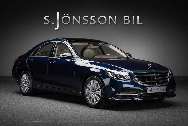 Mörkblå Begagnad 2017 Mercedes S560 Sedan | 689 000 kr - Bild 1/4