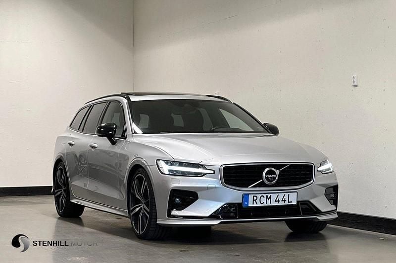 Silver (silver metallic) Begagnad 2019 Volvo V60 R-Design Kombi | 299 900 kr (Lite dyr) - Bild 1/4