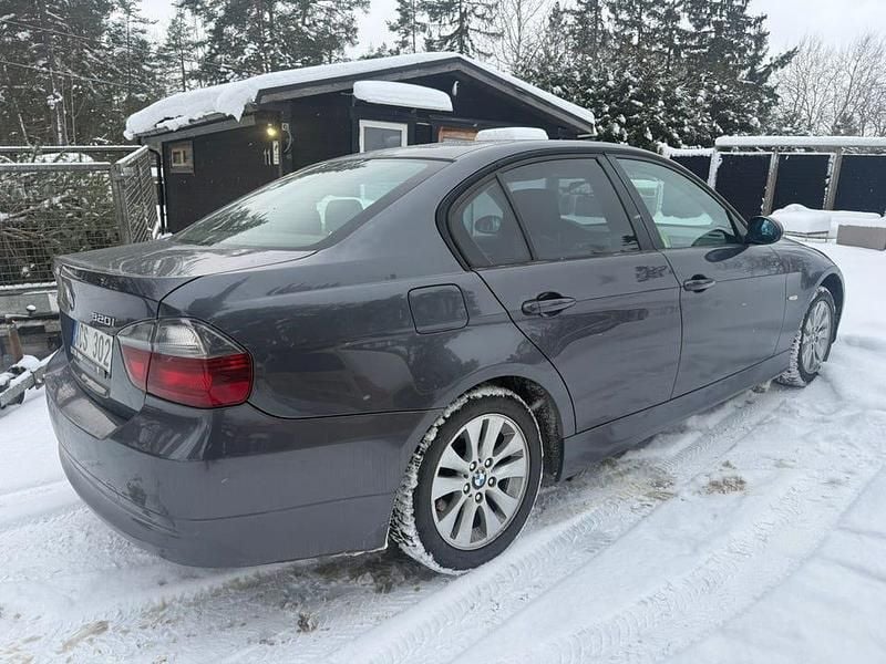 Begagnad BMW 320 150 HK (110 kW) 2006 Sedan