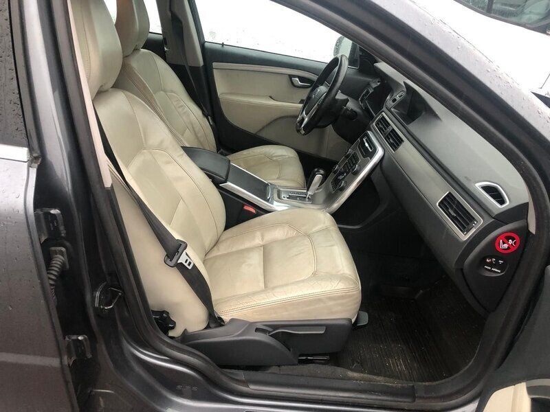 Begagnad Volvo S80 Summum 164 HK (120 kW) 2012 Grå Sedan