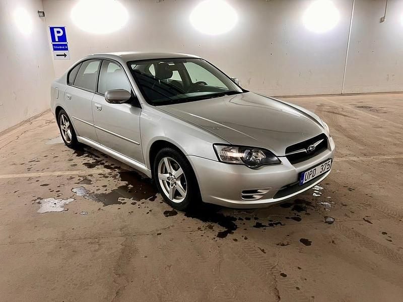 Begagnad Subaru Legacy 165 HK (121 kW) 2004 Sedan