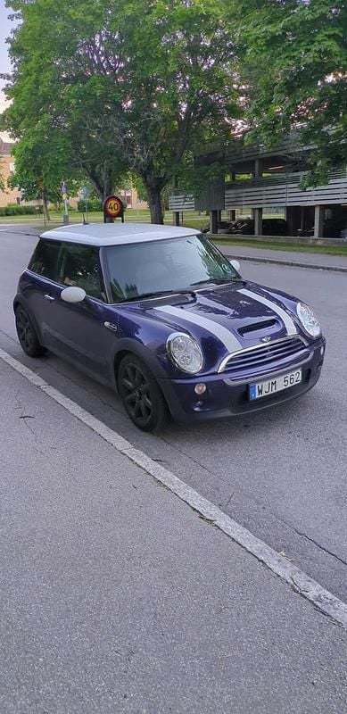 Begagnad 2005 Mini Cooper S Halvkombi | 47 000 kr (Marknadspris) - Bild 1/4