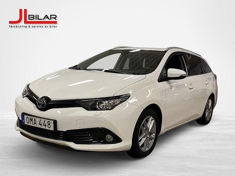 Begagnad Toyota Auris Touring Sports 99 HK (72 kW) 2018 Vit Kombi
