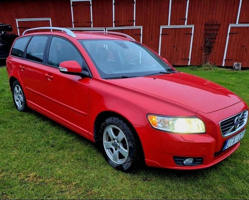 Metallic Begagnad 2012 Volvo V50 Kombi | 72 000 kr (Lite dyr) - Bild 1/4