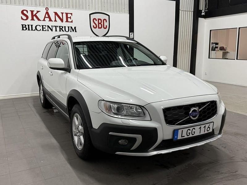 Begagnad Volvo XC70 Momentum 181 HK (133 kW) 2015 Vit Kombi