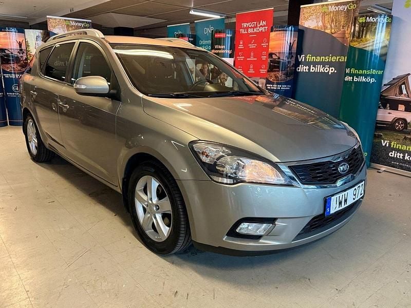 Silver Begagnad 2011 Kia Ceed Sportswagon Kombi | 59 900 kr (Bra pris) - Bild 1/4