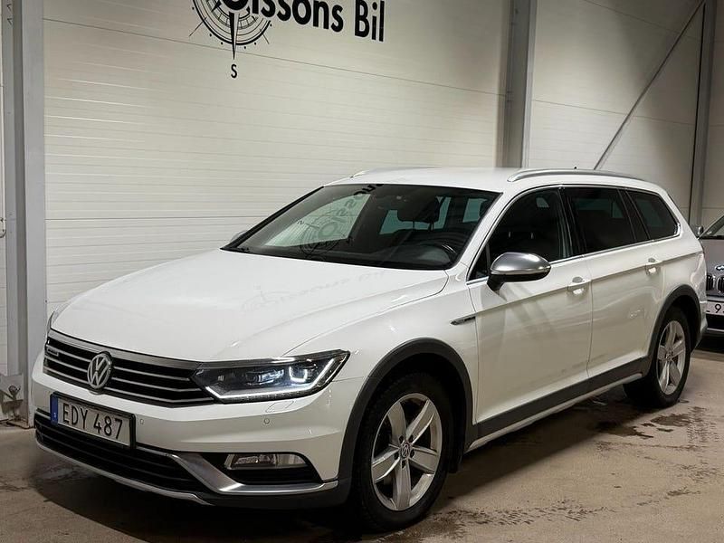 Begagnad VW Passat Alltrack 190 HK (139 kW) 2016 Vit Kombi