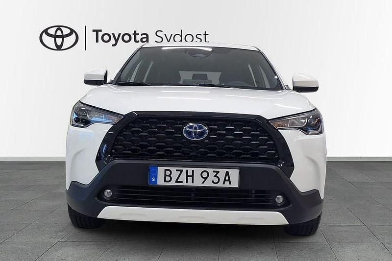 Begagnad Toyota Corolla Cross Active 200 HK (147 kW) 2023 Vit SUV