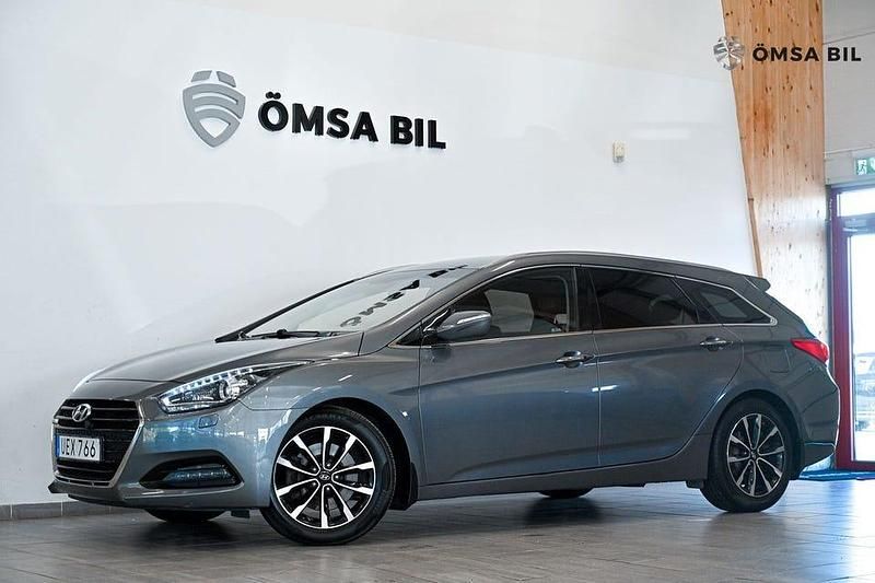 Silver Begagnad 2015 Hyundai i40 Kombi | 108 800 kr (Marknadspris) - Bild 1/4