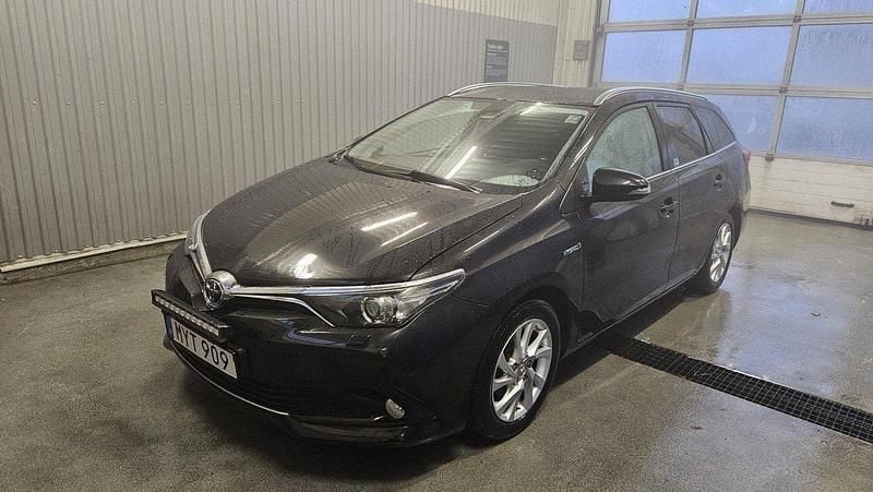 Svart Begagnad 2017 Toyota Auris Hybrid Kombi | 89 900 kr (Bra pris) - Bild 1/4