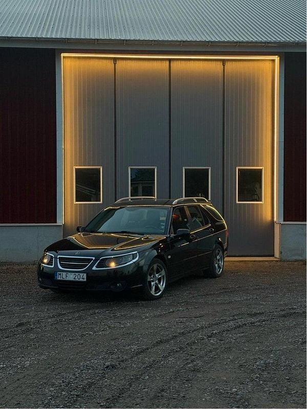Svart Begagnad 2009 Saab 9-5 Vector Kombi | 65 000 kr - Bild 1/4