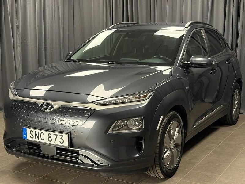 Grå Begagnad 2020 Hyundai Kona Essential SUV | 199 900 kr (Bra pris) - Bild 1/4